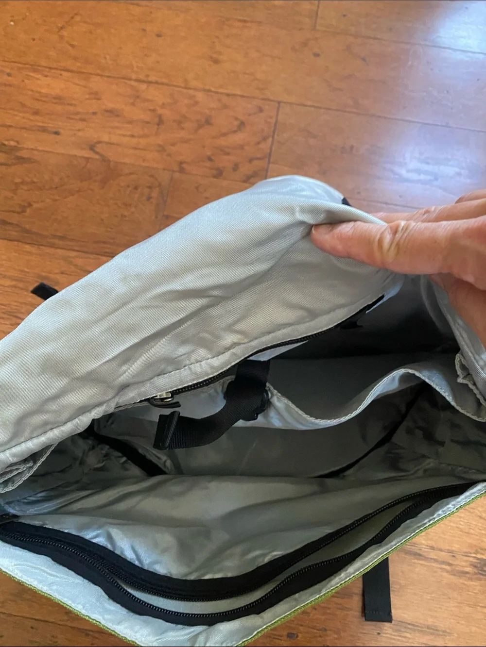 Patagonia messenger bag-green